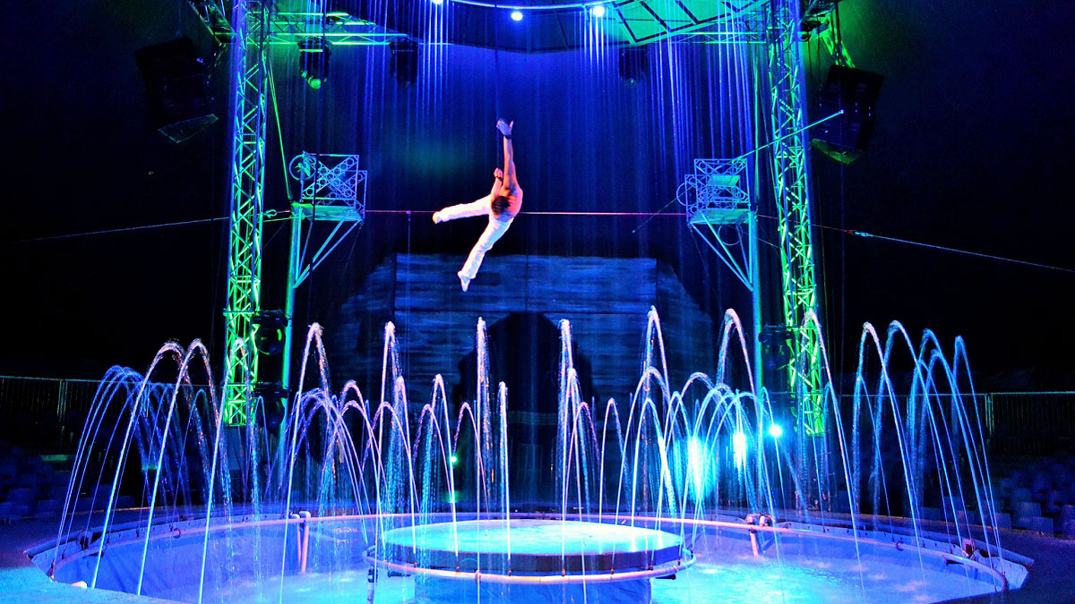 Metropolis Water Circus at Gurnee Mills